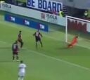 El centro de Isla que terminó en gol para el Cagliari
