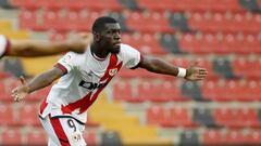 Nteka celebra un gol con el Rayo.