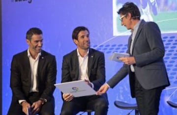 Figo, Kanouté, Kluivert, Karembeu, Albelda, Urzaiz, Salgado, Morientes y Roberto Carlos, Fernando Sanz y Mendieta fueron presentados como embajadores de La Liga.