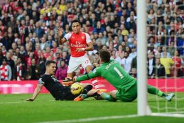 Alexis Sánchez convirtió dos goles en el triunfo ante el Burnley. 