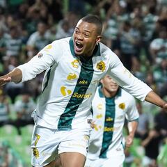 Santos festeja su aniversario 40 con triunfo ante Pumas