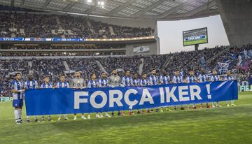 Los jugadores del Oporto y la afición se volcaron para transmitirle fuerza y ánimo en su recuperación. 