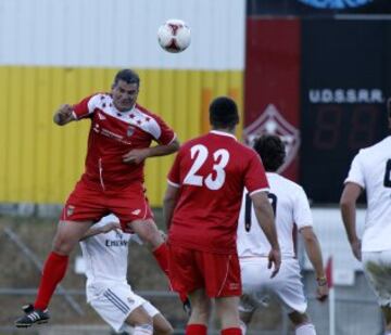 Veteranos del Real Madrid contra el cáncer