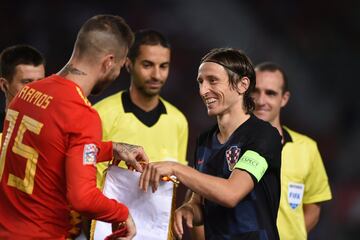 Los capitanes y compañeros del Real Madrid, Sergio Ramos y Luka Modric. 