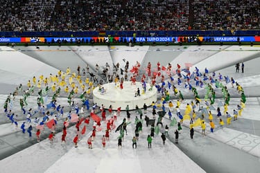 Espectáculo audiovisual en el evento que abre la competición europea en el Alliance Arena en Munich.