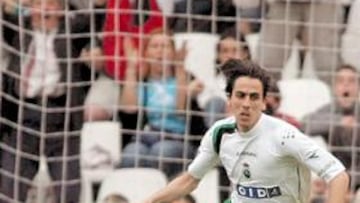<b>EL GOL RACINGUISTA. </b>Así celebró el israelí Benayoun, que hizo un gran partido, su tanto.