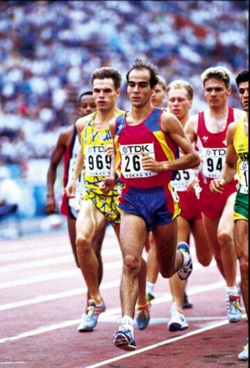 1966-2004. Teófilo Benito, atleta español especializado en pruebas de medio fondo, se quitó la vida lanzándose al vacío desde la habitación de un hotel de Madrid.