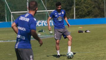 Eneko Bóveda, durante un entrenamiento del Deportivo.