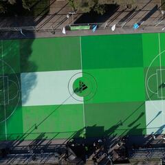 Seis canchas de barrio de Santiago se llenaron de color