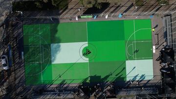 Seis canchas de barrio de Santiago se llenaron de color