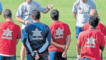 <b>TIENE TRABAJO.</b> Abel debe trabajar duro para conjuntar a un equipo que cuenta con 13 caras nuevas.