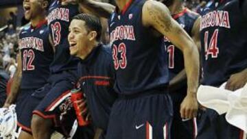 <b>ARIZONA. </b>Derrick Williams (segundo por la izquierda) fue el héroe.