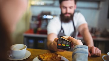 Un grupo de 50 profesores reservan mesa, engañan al restaurante y su dueño lanza un llamamiento