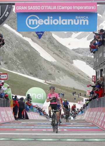 13/05/18  CICLISMO GIRO ITALIA - ETAPA 9 - GRAN SASSO CAMPO IMPERATORE 
GANADOR ETAPA
MITCHELTON - SCOTT - 118 SIMON YATES


 GIRO DE ITALIA 2018