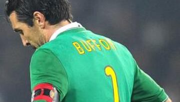 Buffon, operado con éxito de la rodilla, estará seis semanas de baja