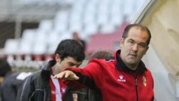 <b>DESTITUIDO. </b>Josip Visnjic ya no es entrenador del CD Logroñés.