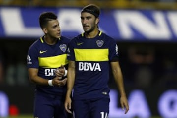 Buenos Aires 01 Abril 2017
Boca Juniors vs Defensa y Justicia por la 18va fecha del Torneo Argentino, en el La Bombonera.
Jonathan Silva de Boca Juniors y  Dario Benedetto de Boca Juniors
Foto Ortiz Gustavo