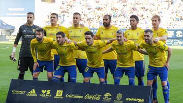 Alineaación del Cádiz contra el Zaragoza.