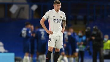 Real Madrid's German midfielder Toni Kroos reacts after conceding a second goal during the UEFA Champions League second leg semi-final football match between Chelsea and Real Madrid at Stamford Bridge in London on May 5, 2021. - Chelsea won the match