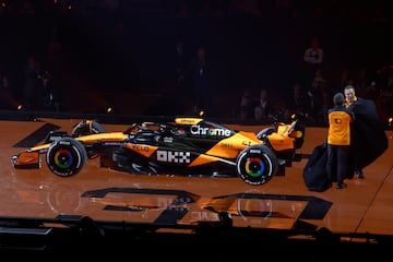 El Mclaren ser pilotado por los dos mismos pilotos de la temporada pasada, el australiano Oscar Piastri y el britnico Lando Norris.