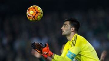 La encuesta del Betis sobre Antonio Adán y la Eurocopa