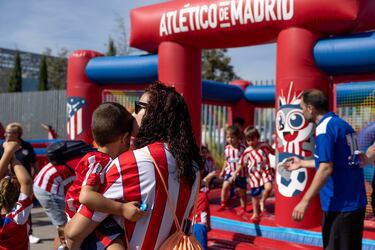 El D¨ªa de las Pe?as se cerr¨® con fiesta y alegr¨ªa rojiblanca