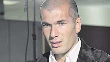 <b>SERÁ EL EMBAJADOR DEL REAL MADRID.</b> Zidane podría ser el futuro encargado de viajar con el Madrid allá donde esté. Su imagen es venerada en todo el mundo y Florentino espera convencerlo. Su respuesta será: Oui.