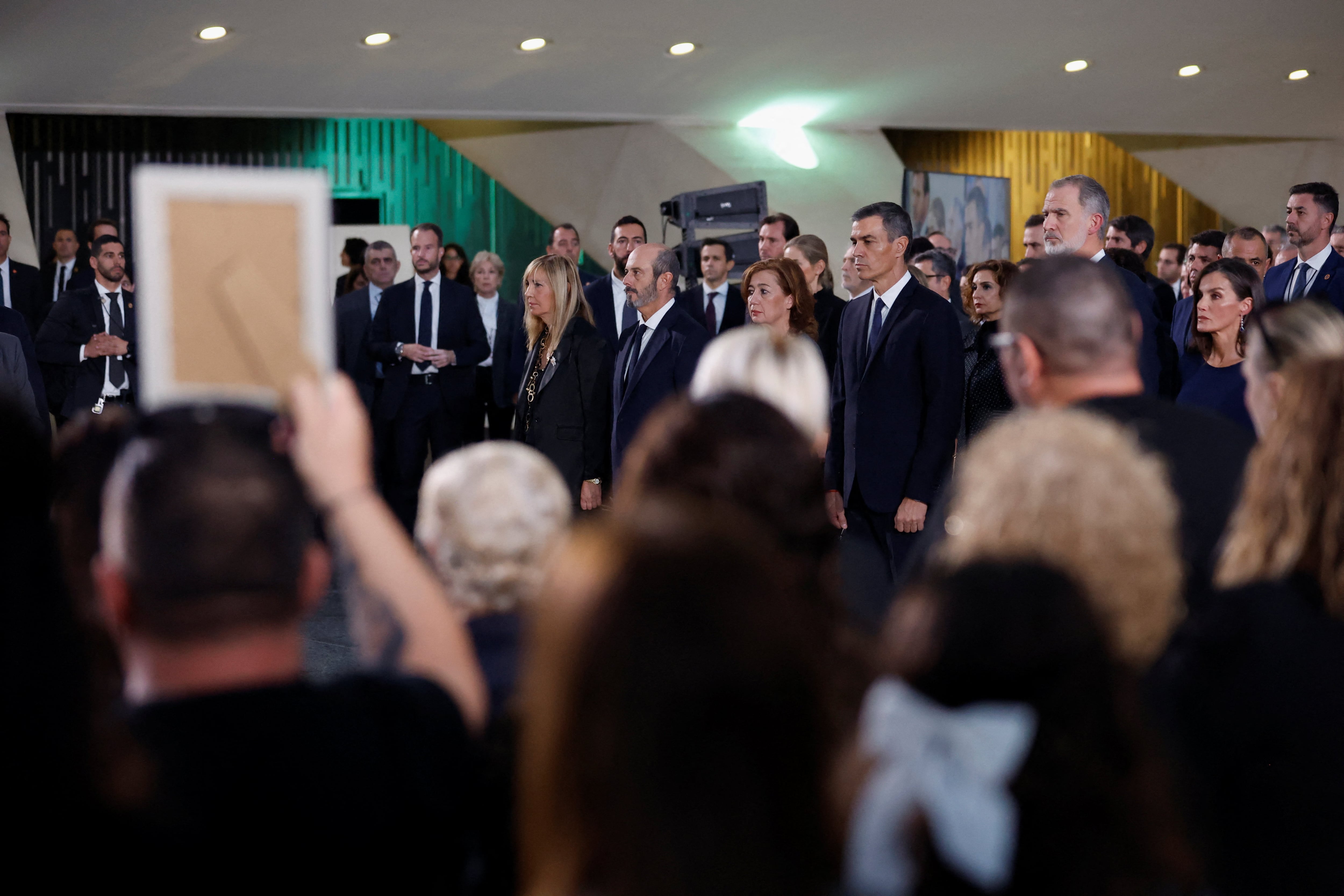 Los reyes, Pedro Sánchez, Carlos Mazón: todos los presentes en el homenaje de Estado a las víctimas de la DANA