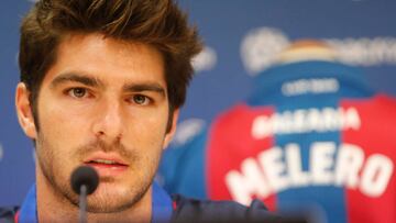 Gonzalo Melero durante su presentaci&oacute;n con el Levante.