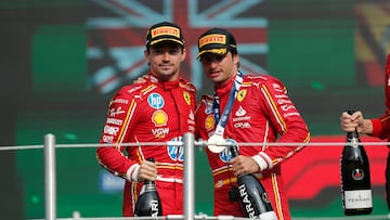Charles Leclerc (i) y el español Carlos Sainz. EFE/Isaac Esquivel