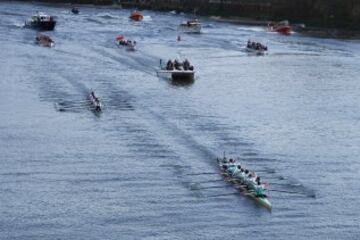 En hombres Cambridge consiguió su objetivo de romper la racha de tres victorias consecutivas de Oxford.