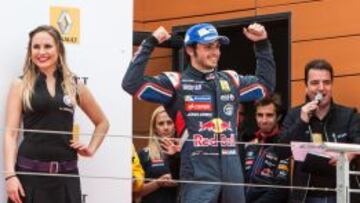 Carlos Sainz Jr. en uno de los podios de las World Series.