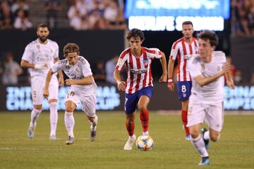 La noche en que João Félix disparó la ilusión y se presentó al mundo. El portugués se exhibió en el 3-7 al Madrid de Nueva Jersey. Regates, asistencias y un gol. Los blancos no pudieron con él.