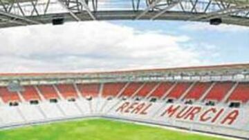 <b>TODO A PUNTO. </b>El público de Murcia está deseoso de estrenar el nuevo estadio de su ciudad.