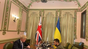 KYIV, UKRAINE - APRIL 09: (----EDITORIAL USE ONLY â MANDATORY CREDIT - "EMBASSY OF UKRAINE TO THE UK / HANDOUT" - NO MARKETING NO ADVERTISING CAMPAIGNS - DISTRIBUTED AS A SERVICE TO CLIENTS----) British Prime Minister Boris Johnson meets Ukrainian President Volodymyr Zelenskyy in Kyiv, Ukraine on April 09, 2022. (Photo by Embassy of Ukraine to the UK/Anadolu Agency via Getty Images)
