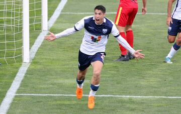 Gonzalo Tapia Páez ha anotado 13 goles en 18 partidos, jugando por Deportes Recoleta en la Segunda División.