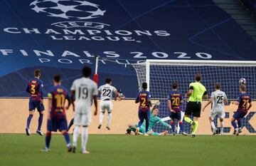 Gnabry puso el 1-3 en el marcador.