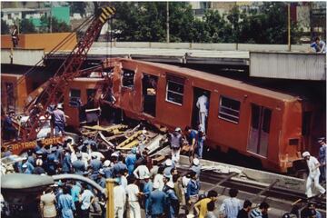 En ésta fotografía se aprecia mejor el accidente ocurrido en 1975, donde se estima que existieron 31 muertos y 71 heridos. 