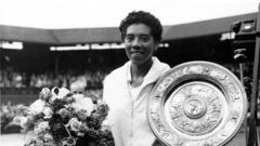 En los años 50 comenzaron los éxitos para los tenistas de raza negra. Althea Gibson fue su precursora, quien puso la primera piedra en el camino con el título de Roland Garros en 1956. No sólo fue la primera afroamericana en ganar un Grand Slam, sino que también lo consiguió en la categoría de dobles en esa misma edición. En 1957 ganó el Nacional de EE UU (ahora, US Open), hazaña que repitió al año siguiente junto a Wimbledon. Doblete histórico.