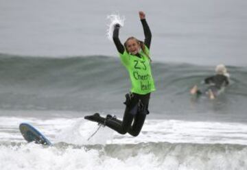 Competición de Surf en ZJ Boarding House Halloween Surf Contest en Santa Monica, California