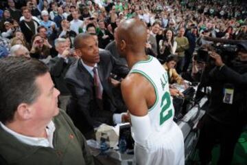 Entregando el testigo a Ray Allen, quien le superó el de febrero de 2011 como jugador con más triples anotados en la historia de la NBA. Actualmente Allen suma 2973 en 1300 partidos de liga regular, por los 2560 de Miller en 1389.