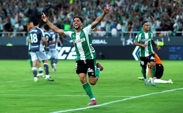 El bético le rindió un homenaje a Isco. Hizo otro partido soberbio y consiguió un nuevo gol que certificó la victoria. Un paso delante del jugador.