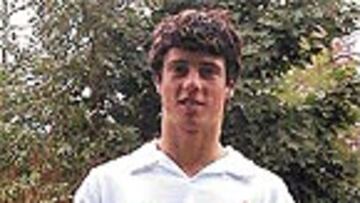 <b>CON LA CAMISETA DE SU ÍDOLO</B>. Vieirinha posó para AS con la camiseta del equipo de su ídolo Luis Figo: el Real Madrid.