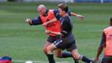 SESIÓN. El Anderlecht se entrenó ayer en el Santiago Bernabéu.