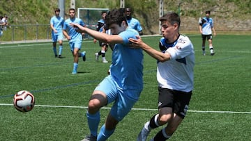 El Juvenil del Antiguoko en acción.