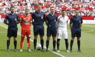 El árbitro Jaime Latre acompañado por sus asistentes Bueno Mateo y Tresaco Escabosa, el cuarto árbitro Pulido Santana y los capitanes Luisinho y Reyes.