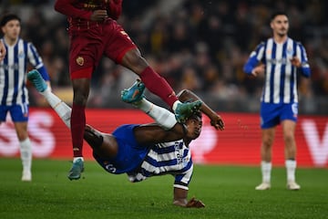 El Olmpico de Roma presenci uno de los mejores goles de la carrera del delantero espa?ol del Oporto. Samu abri el marcador del encuentro gracias a una increble chilena. A pesar de ello el conjunto portugus perdi ante la Roma.