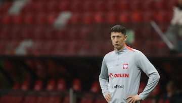 Soccer Football - World Cup - European Qualifiers - Group G - Poland v Malta - Stadion Narodowy, Warsaw, Poland - March 24, 2025 Poland's Robert Lewandowski during the warm up before the match REUTERS/Kacper Pempel