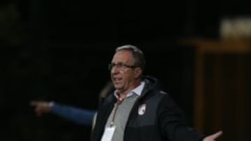 26 Septiembre 2015. Bogotá. En el estadio Metropolitano de Techo, Deportes Tolima venció a Independiente Santa Fe 1 - 0 en la fecha 14 de la Liga Ãguila 2015 II. En la foto: Gerardo Pelusso, director técnico de Independiente Santa Fe. (Colprensa - Juan Páez).