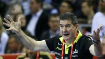 Manolo Cadenas, seleccionador español, se desesperada durante la final del Europeo.